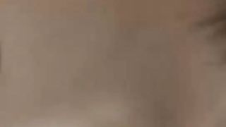 00年小骚骚全裸大黑牛自慰和炮友啪啪，口交上位骑乘自己动掰穴特写自摸，搞完不够爽再大黑牛插入