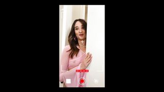 【69堂午夜视频】饥渴的伊莎贝拉对继父的老板主动出击