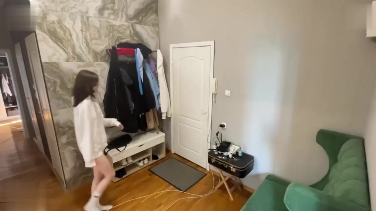 【69堂午夜视频】单身美腿御姐用自己的身体换一双鞋也太划算了不但无套口爆还后入内射超极品乌克兰美女