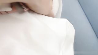 【69堂午夜视频】地铁里和弟弟做爱